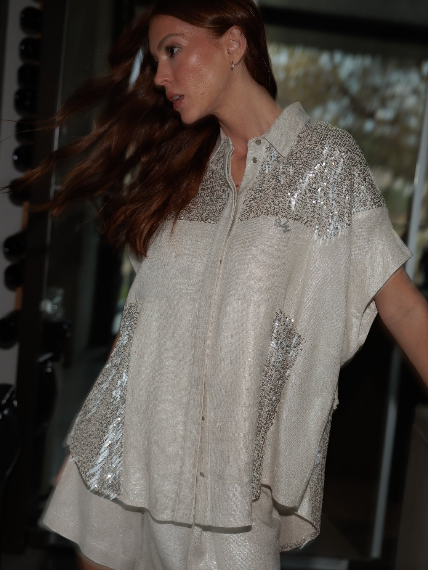 CAMISA COM LANTEJOULAS SWALLOW