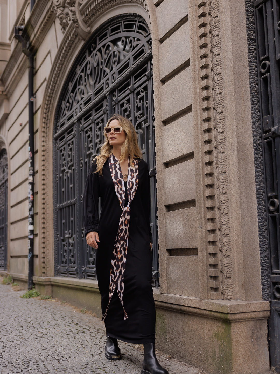 VESTIDO COM LENÇO SWALLOW