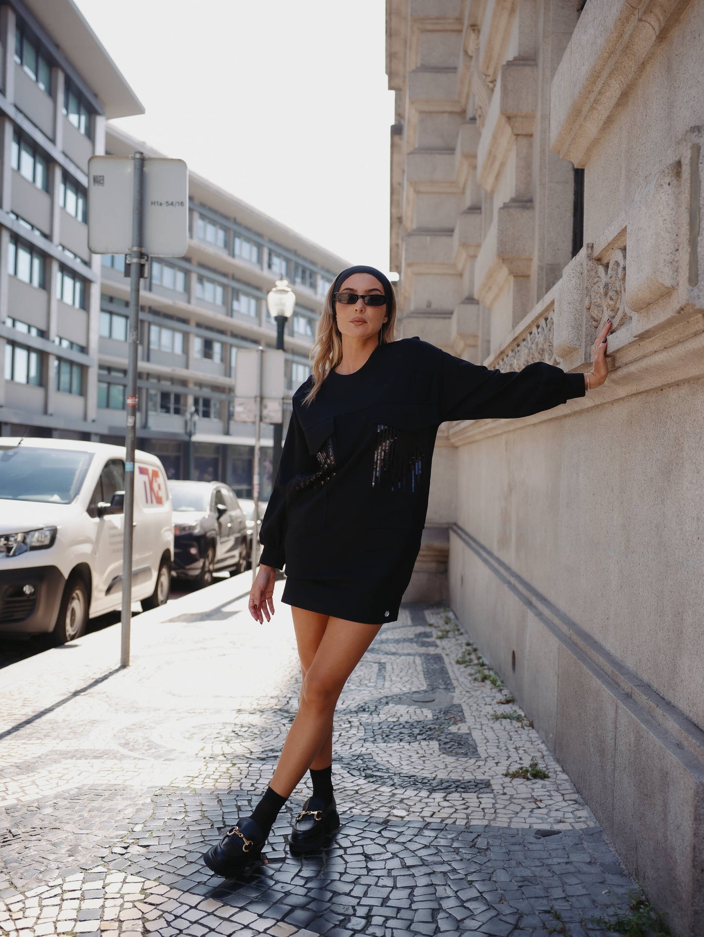 ROBE COURTE HIRONDELLE À SEQUINS