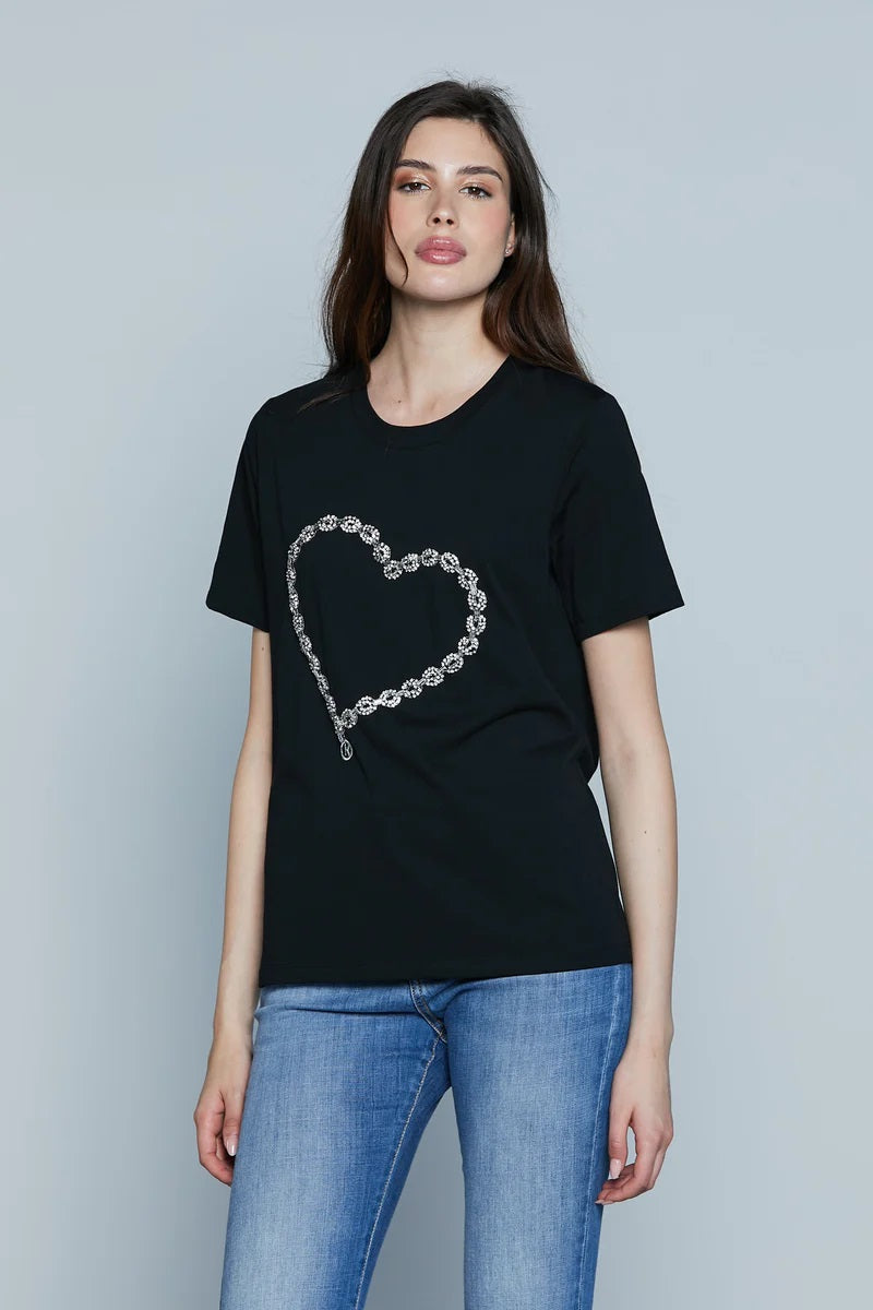 T-SHIRT COM APLICAÇÃO BRILHANTE RELISH