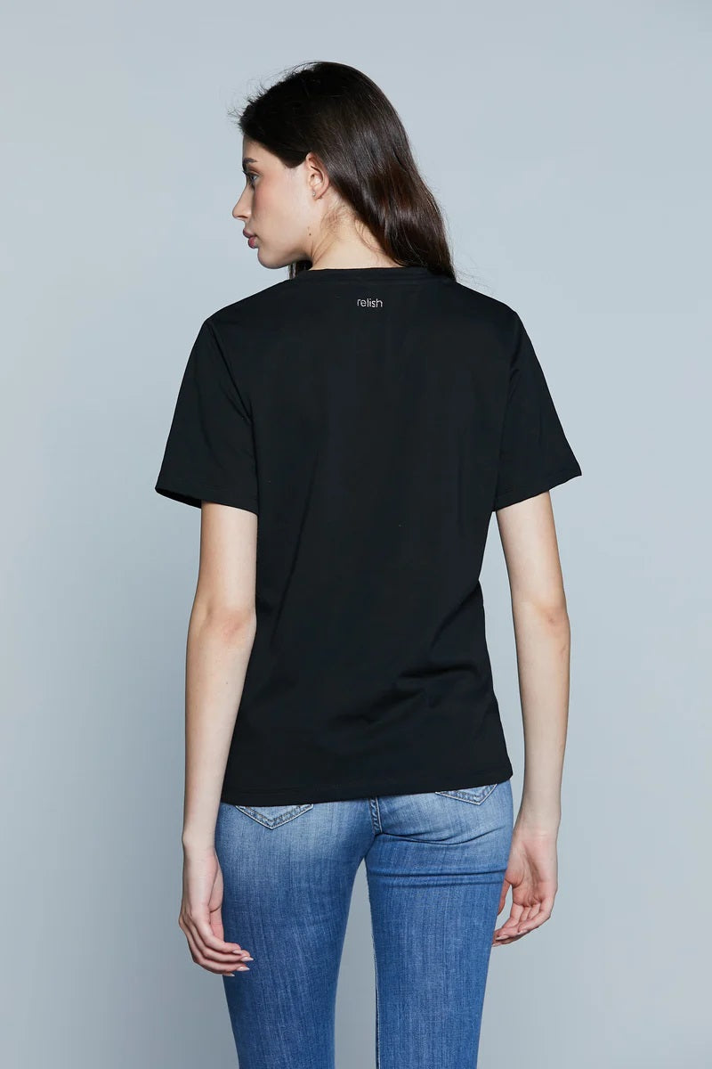 T-SHIRT COM APLICAÇÃO BRILHANTE RELISH