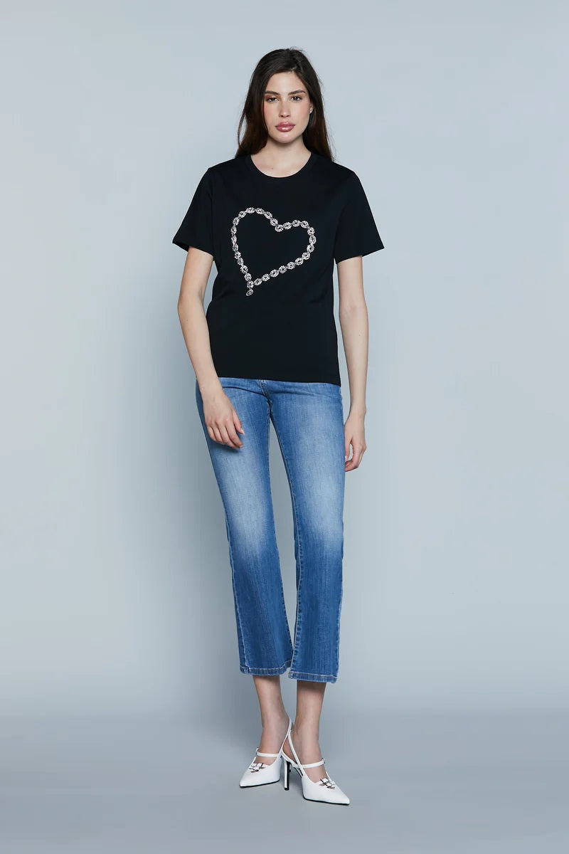 T-SHIRT COM APLICAÇÃO BRILHANTE RELISH