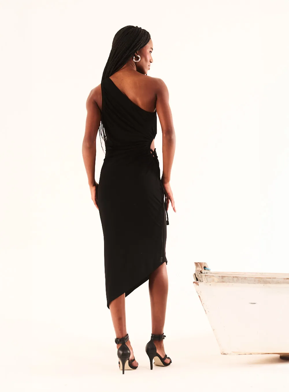VESTIDO ASSIMÉTRICO OPEN
