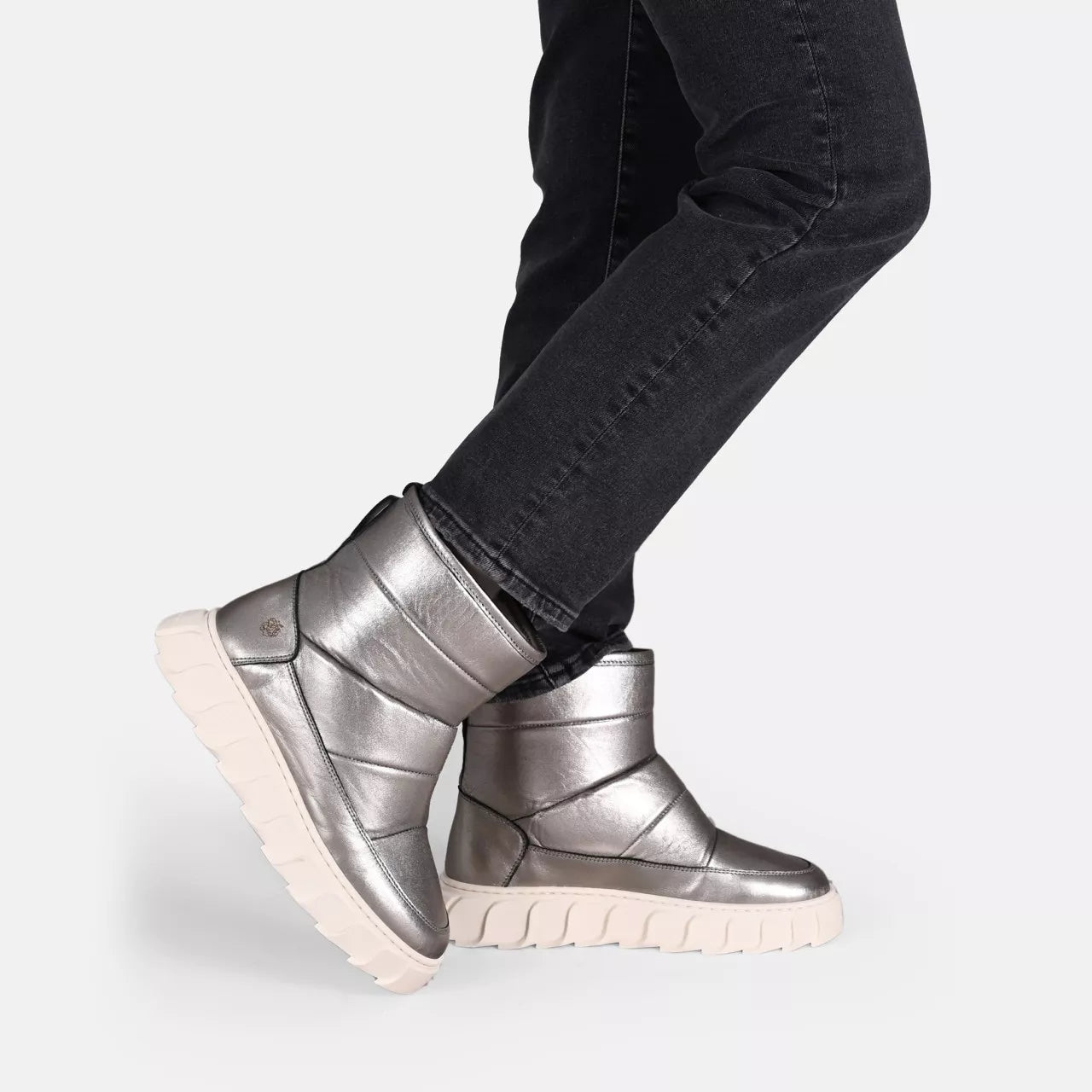 APPLE OF EDEN METALLIC SNOW BOOTS