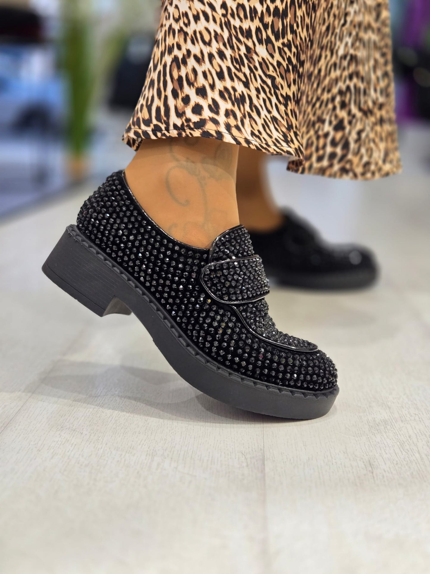 MOCASSIM TACHAS JEFFREY CAMPBELL