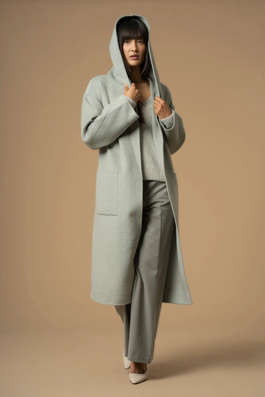 CASACO COM CAPUZ E CINTO KOCCA