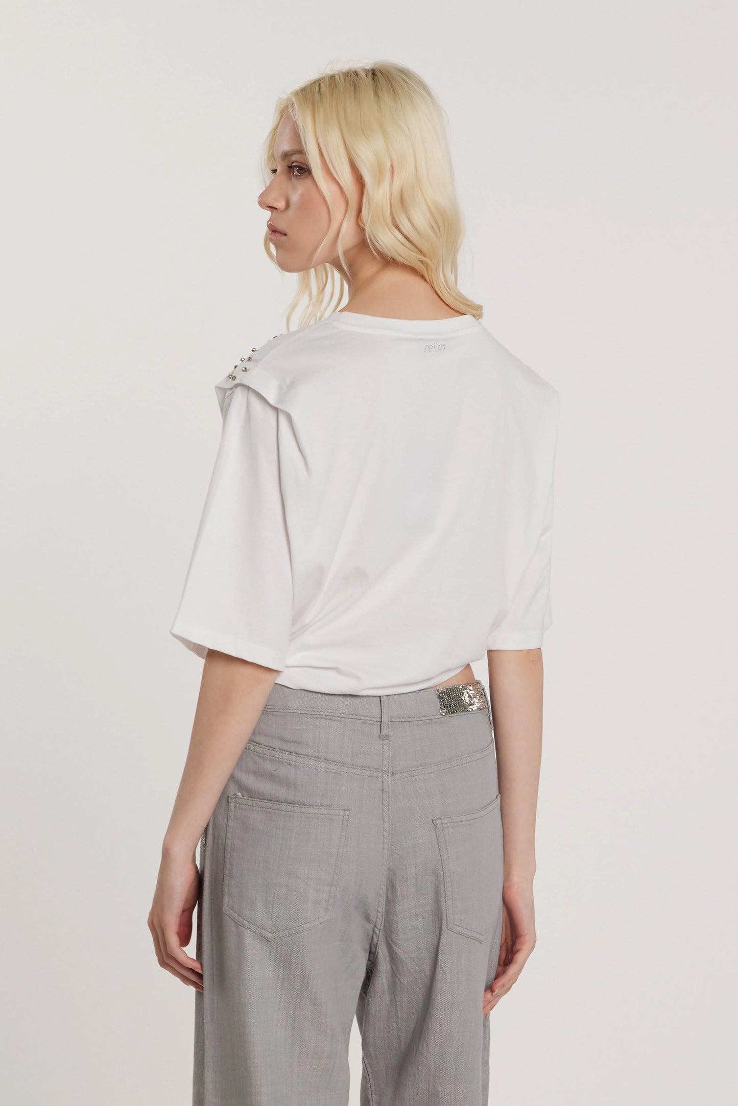 T-SHIRT COM PEDRARIA RELISH