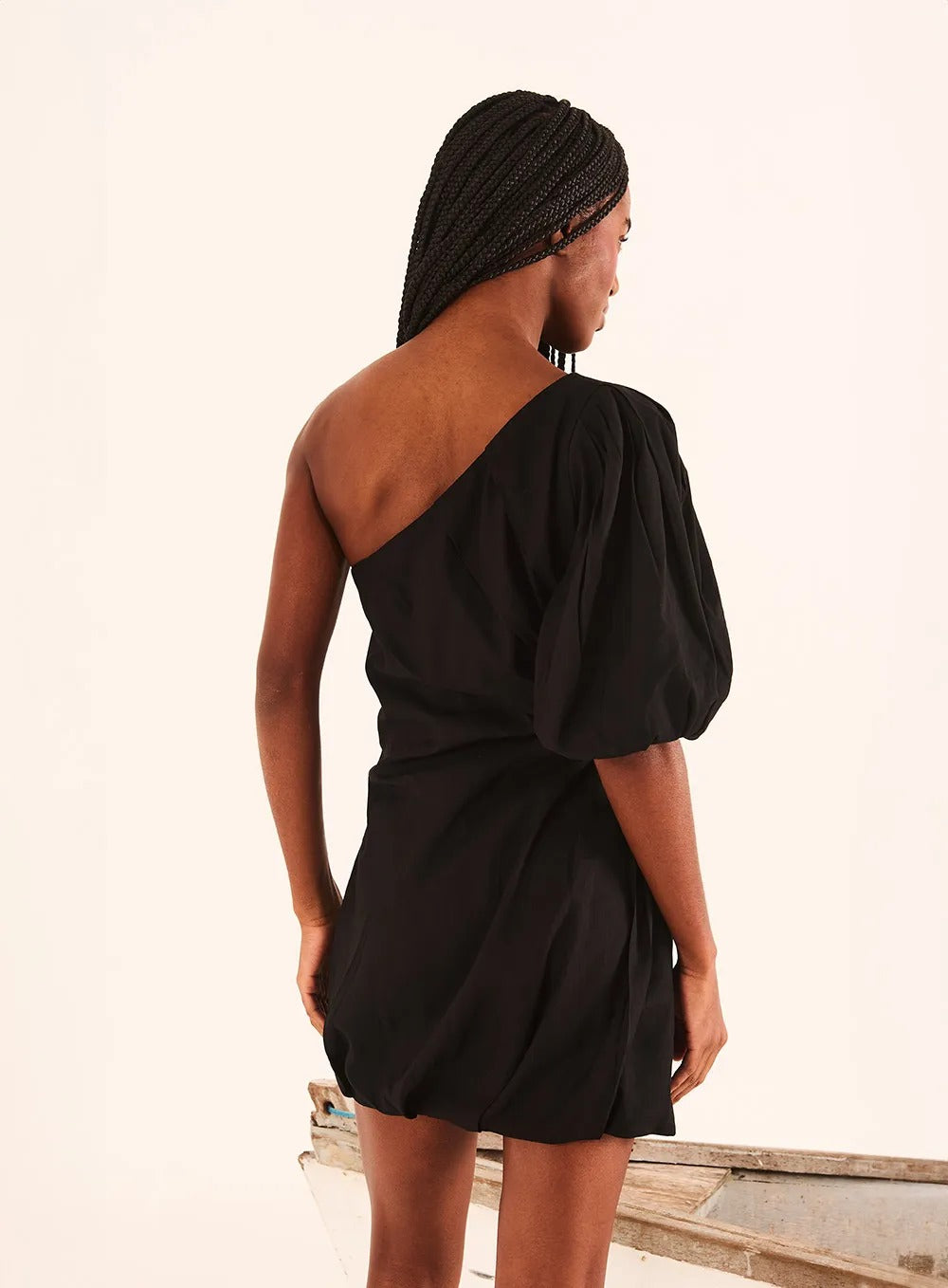 VESTIDO ASSIMÉTRICO OPEN