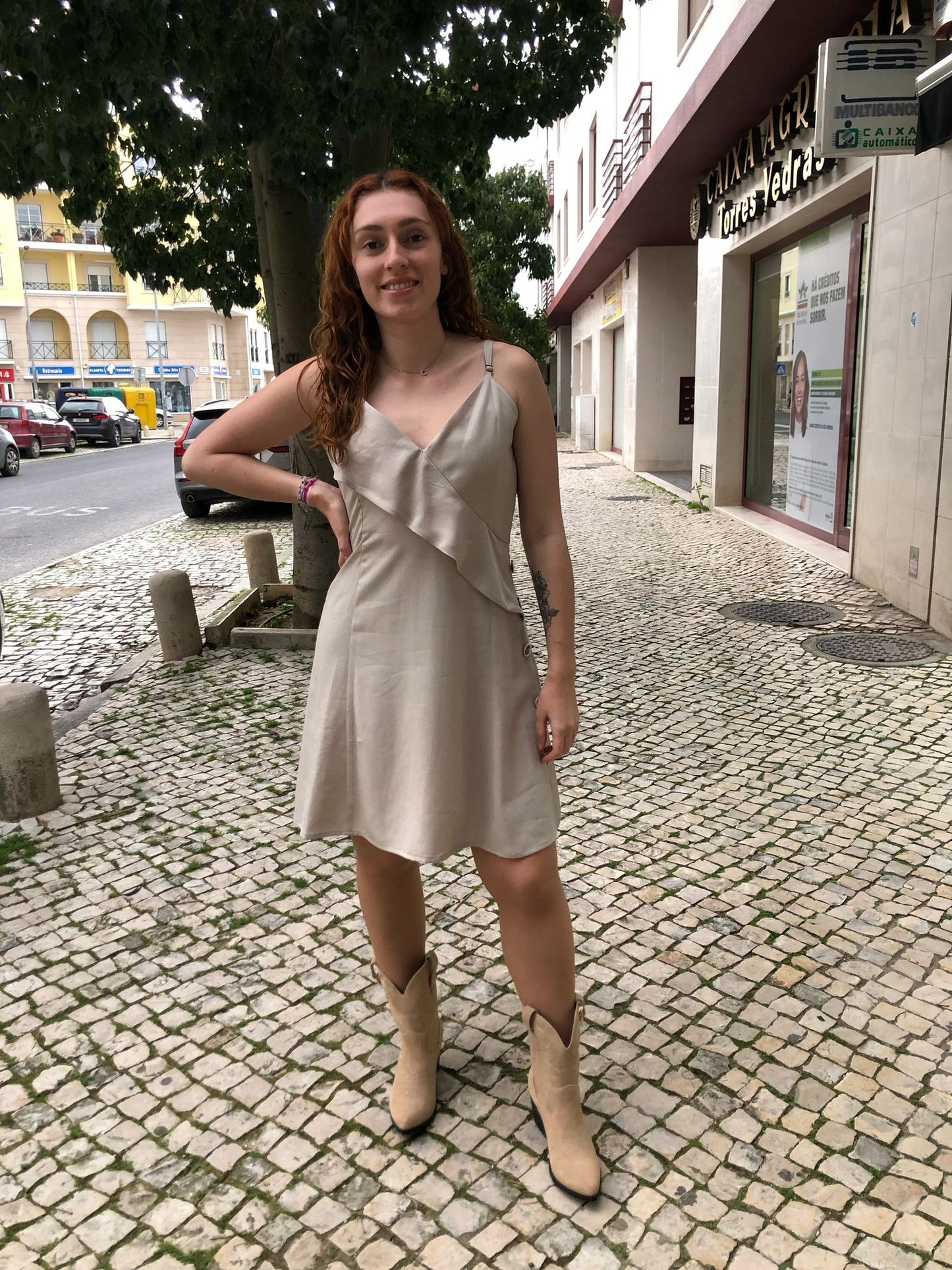 VESTIDO CURTO COM FOLHO FLY GIRL