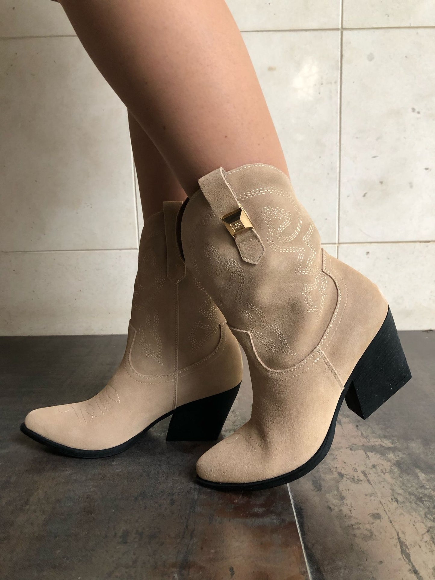 BOTAS TEXANAS EM CAMURÇA RELISH