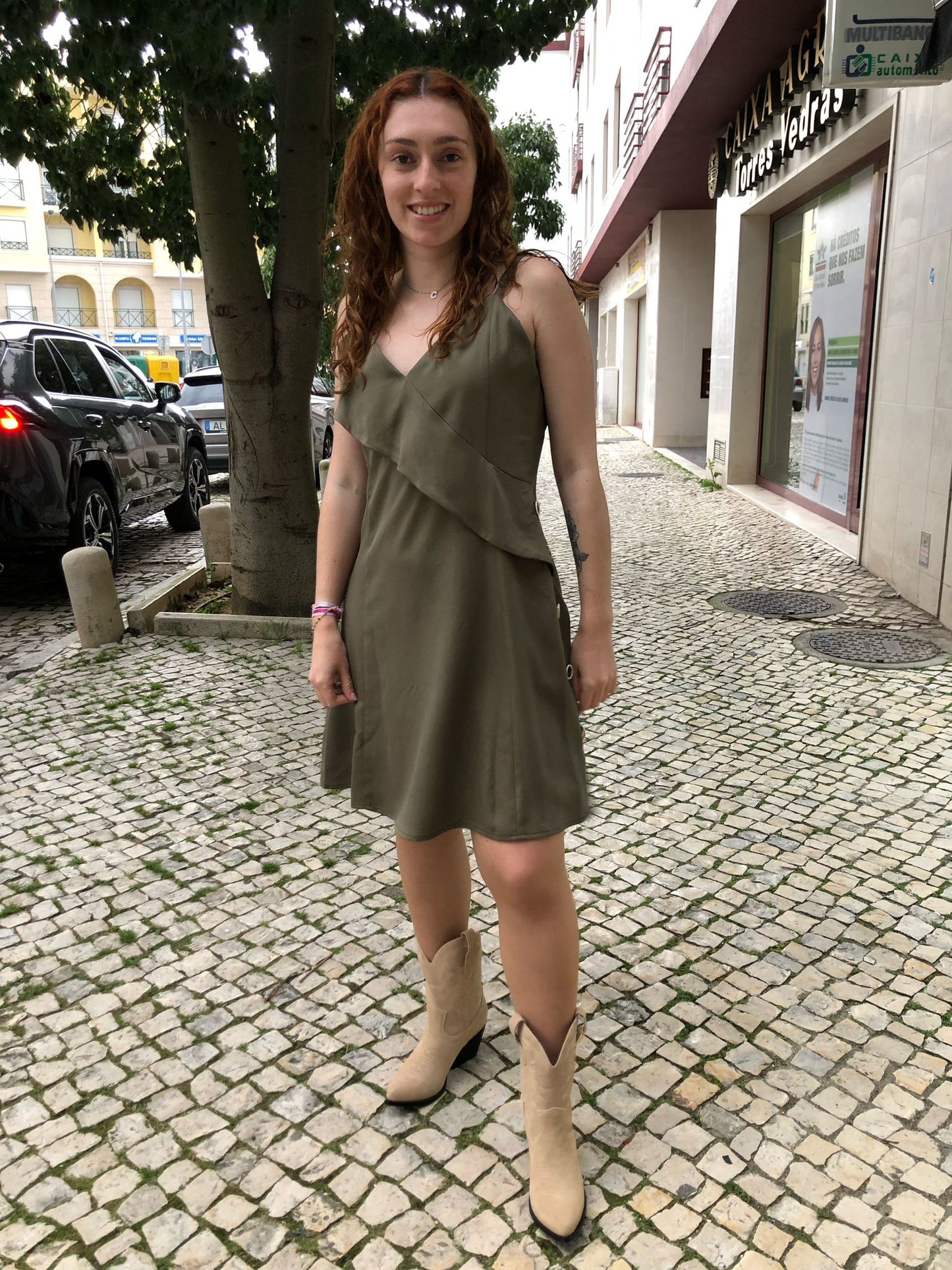 VESTIDO CURTO COM FOLHO FLY GIRL