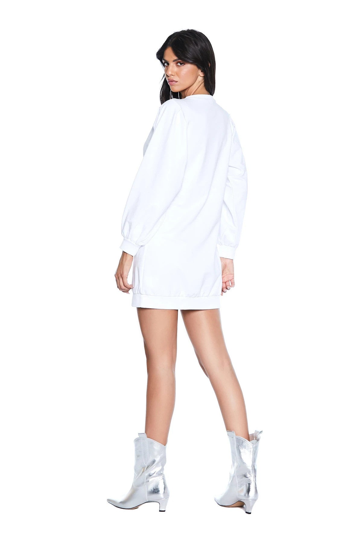 VESTIDO COM COLAR DE PÉROLAS RELISH