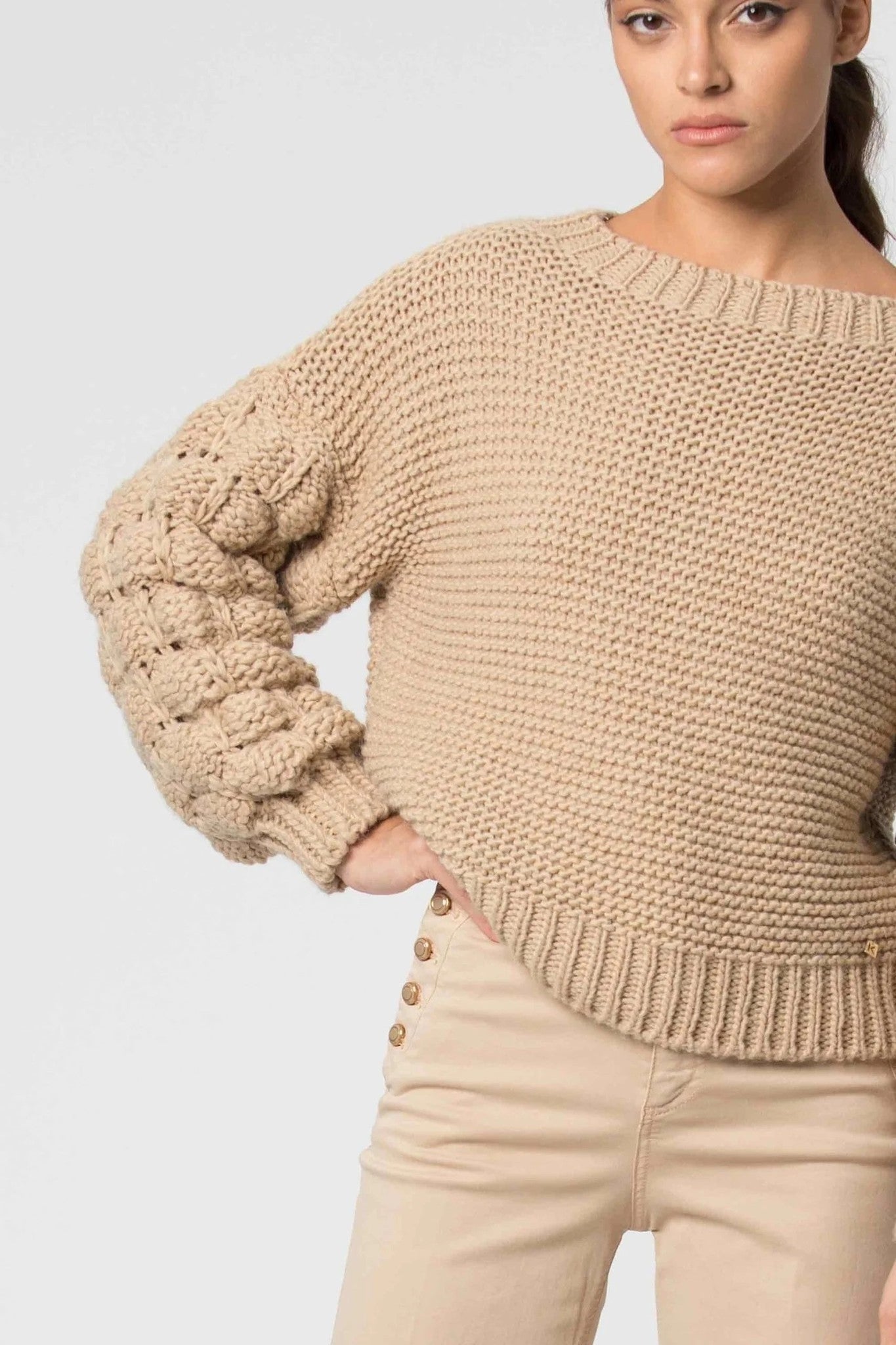 CAMISOLA DE MANGAS TEXTURIZADAS KOCCA