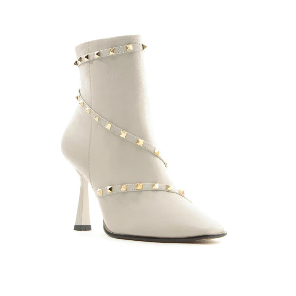 BOTA DE SALTO COM TACHAS CECCONELLO