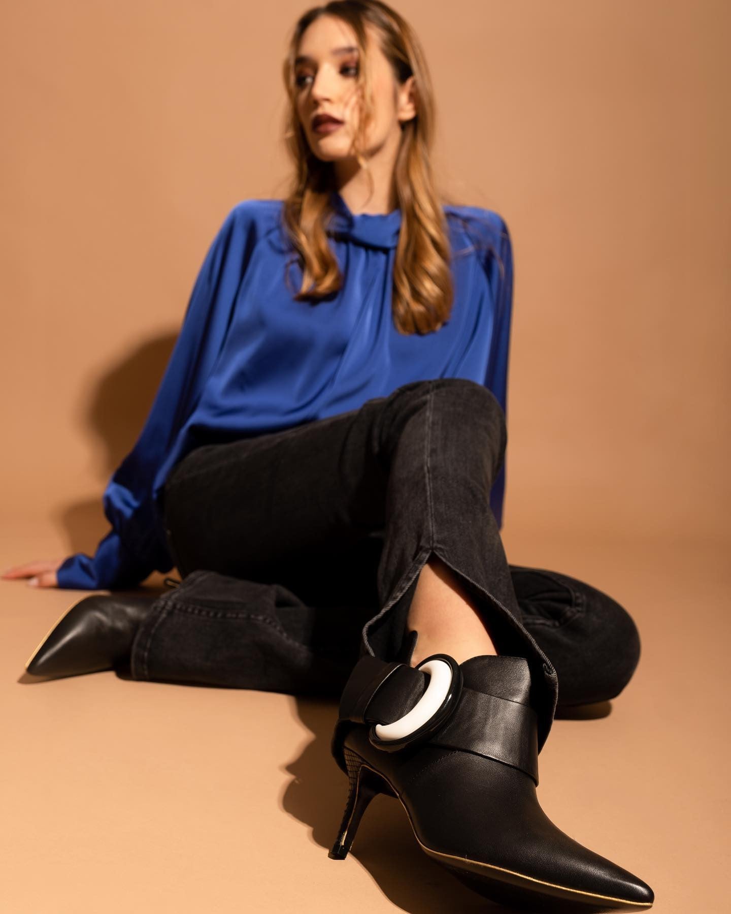BOTIM DE SALTO COM FIVELA GOLD&ROUGE