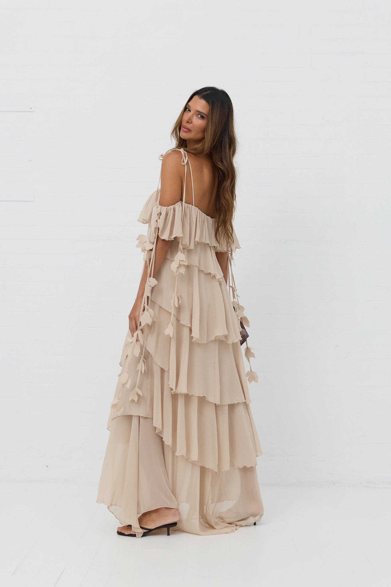 VESTIDO MAXI DE FOLHOS SWALLOW