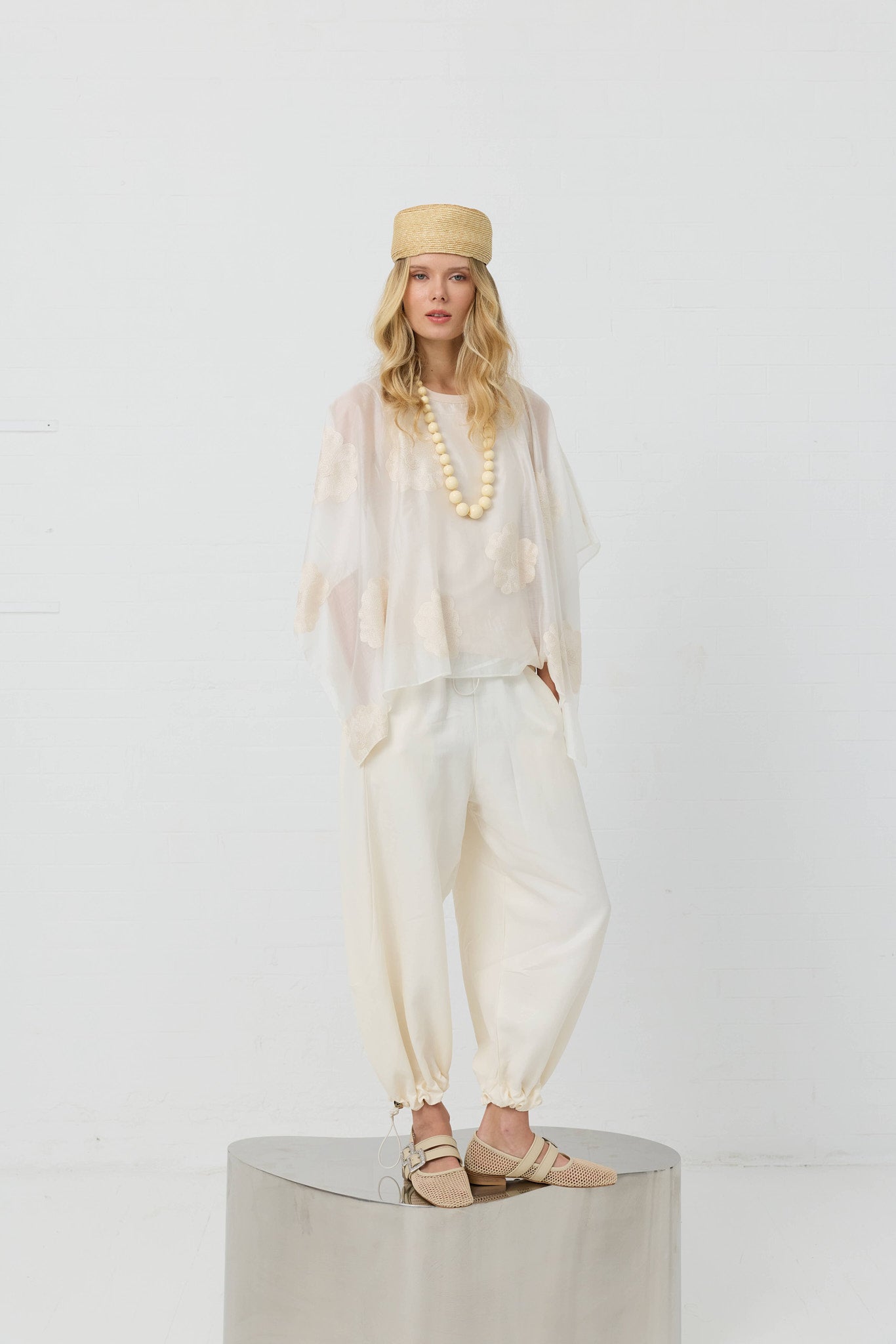 BLUSA BORDADA SWALLOW