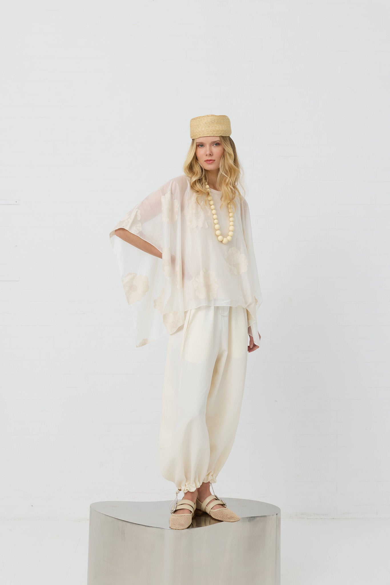 BLUSA BORDADA SWALLOW