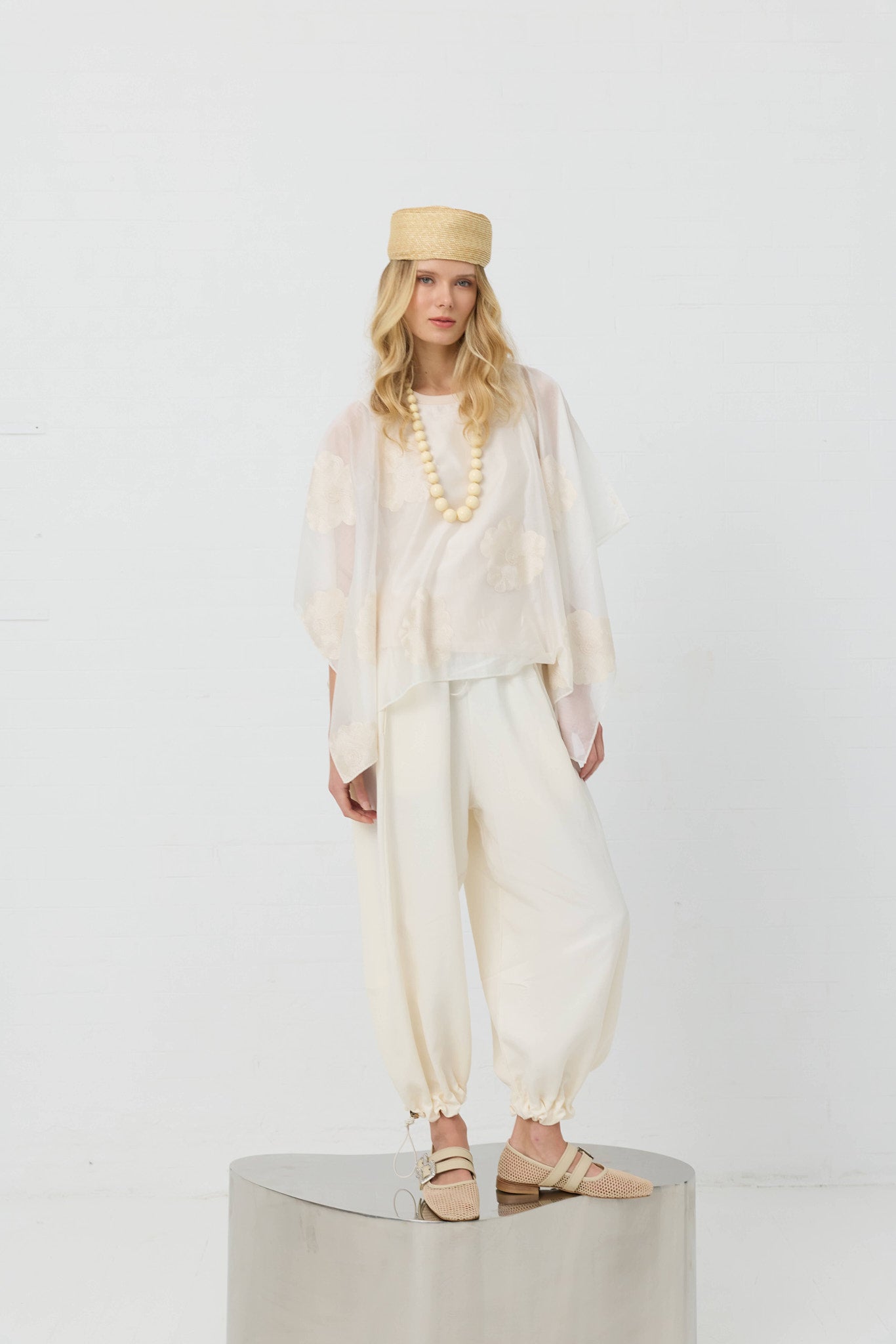 BLUSA BORDADA SWALLOW