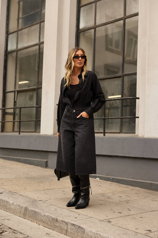 BERMUDAS COM STRASS SWALLOW