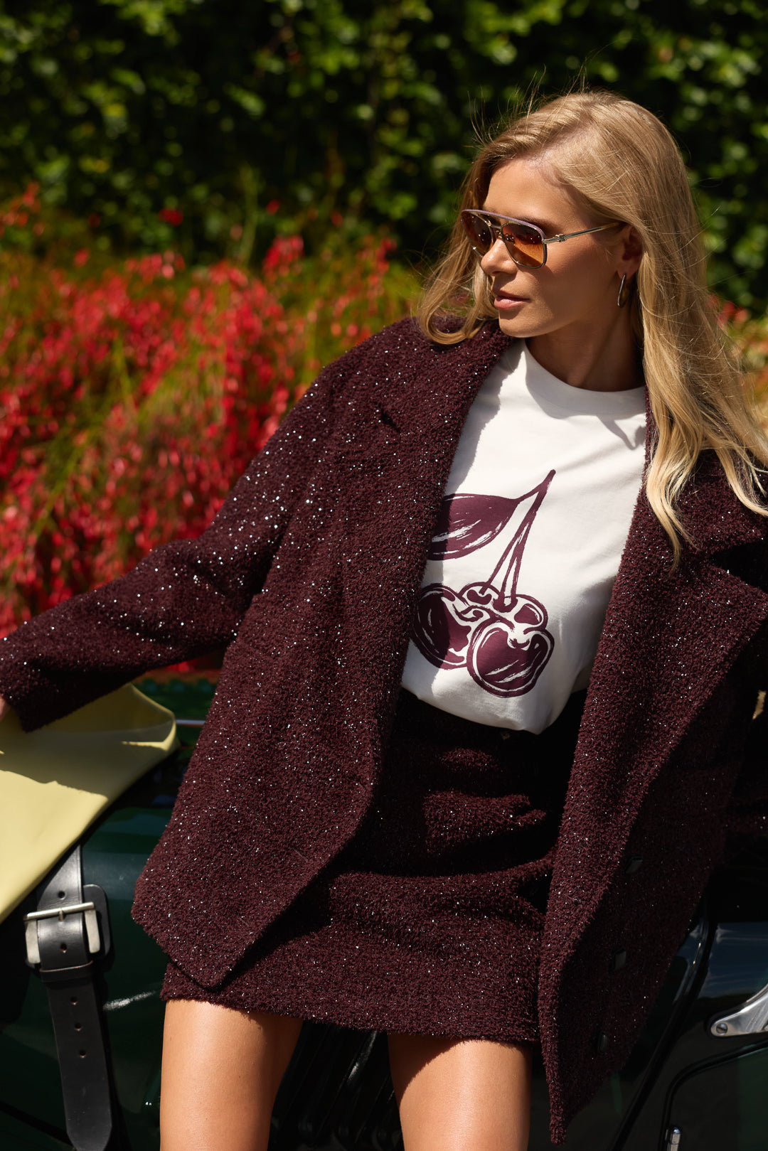 T-SHIRT CEREJA EM CONTRASTE SWALLOW