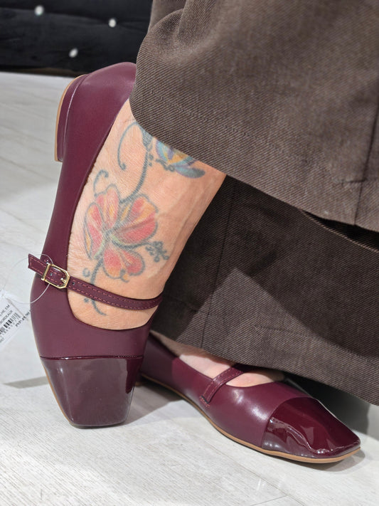 SABRINA COM PONTA VERNIZ LIALINE