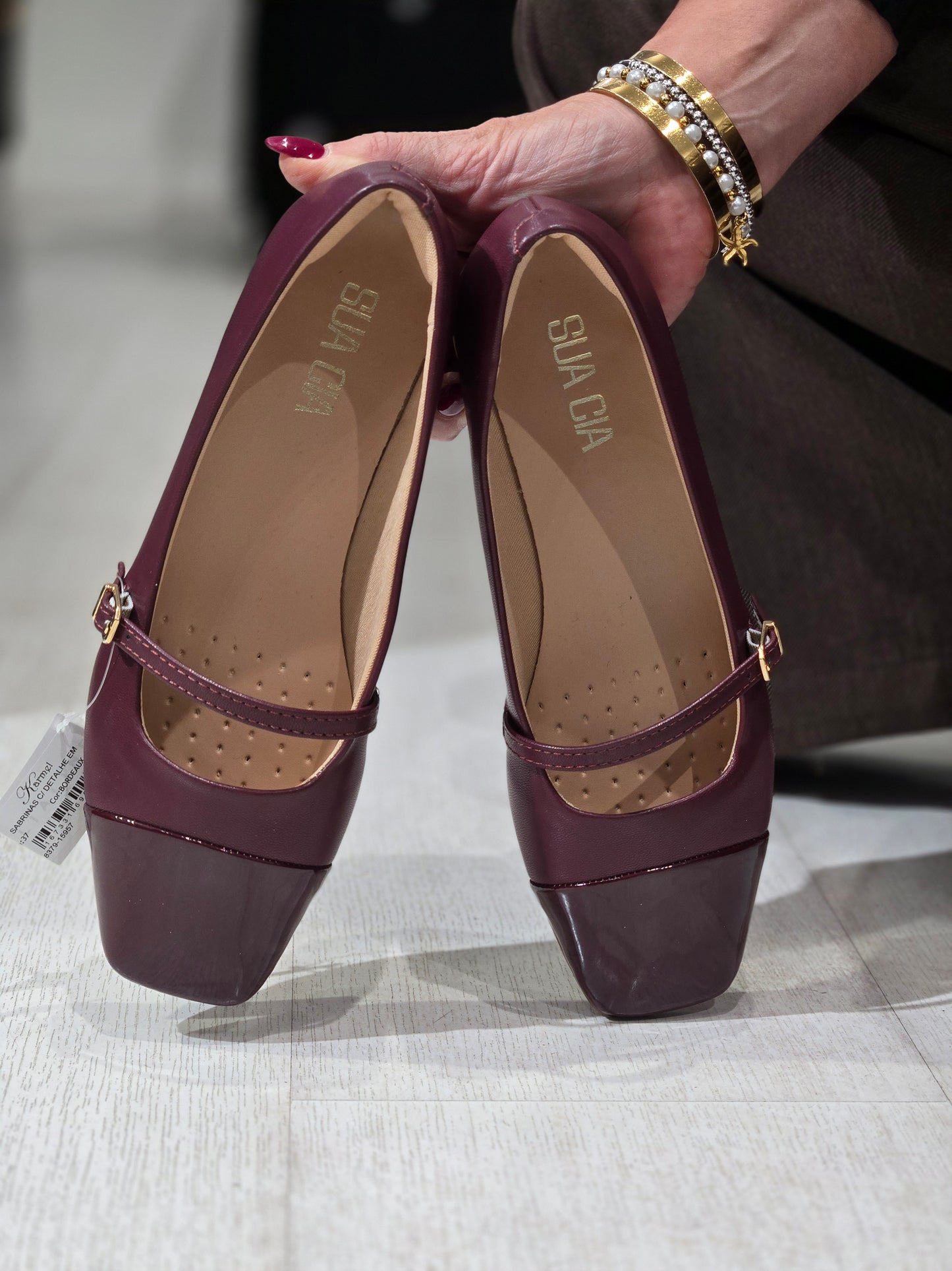 SABRINA COM PONTA VERNIZ LIALINE