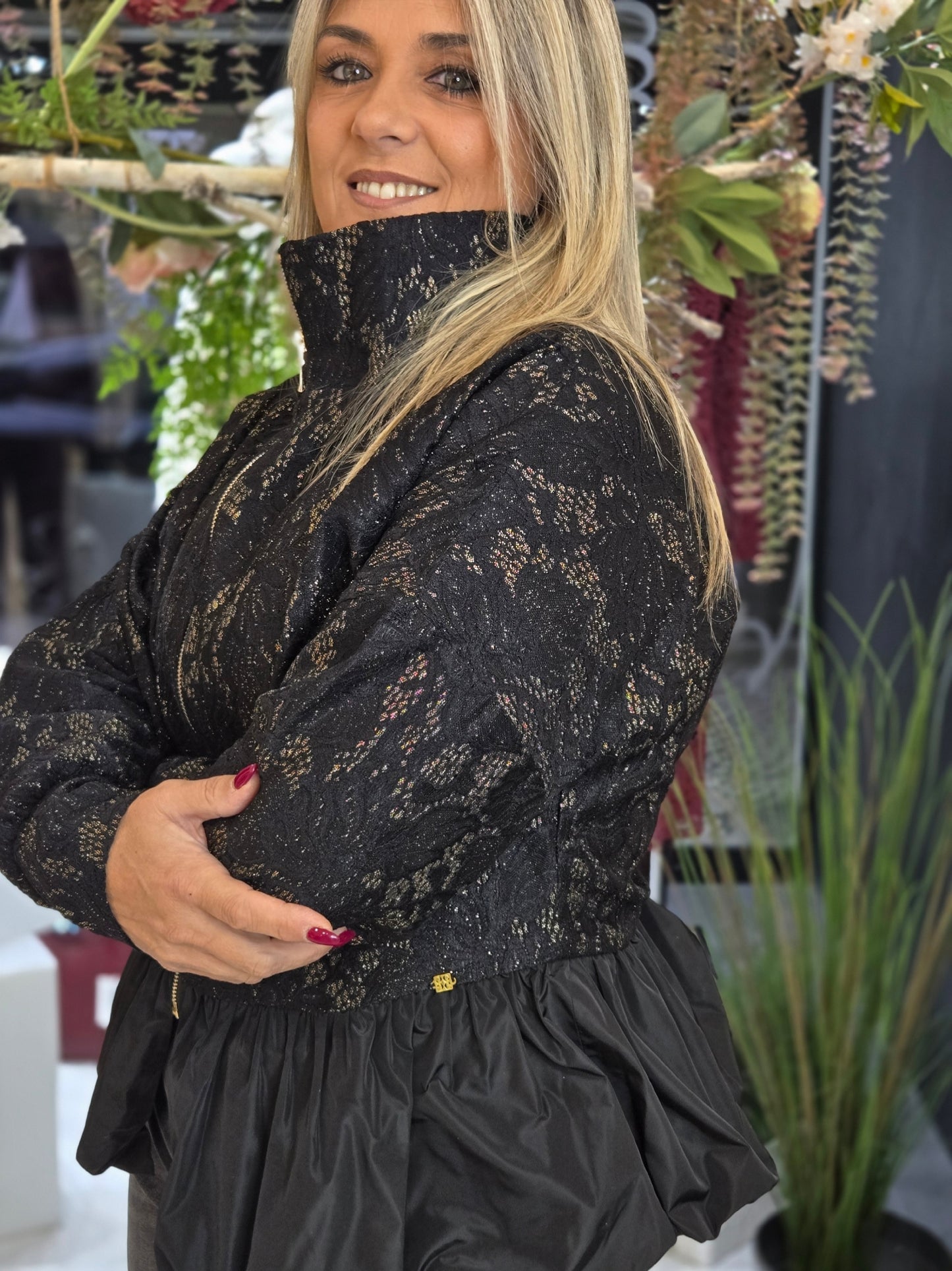 BLUSÃO BOMBER RENDA GUSI