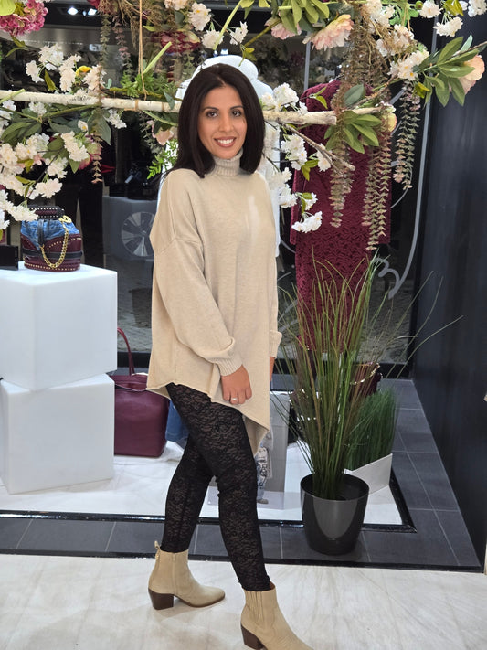 CALÇAS LEGGING EM RENDA GUSI