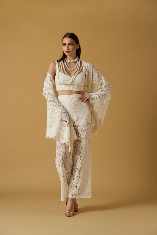 CALÇAS DE RENDA NO SECRETS