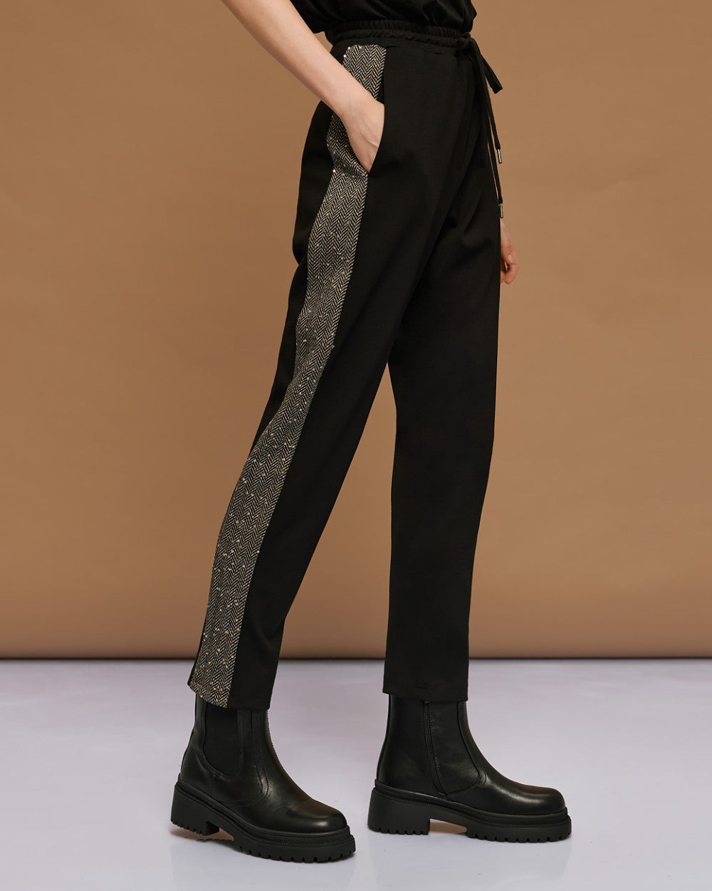 CALÇAS COM FAIXA LATERAL ACCESS