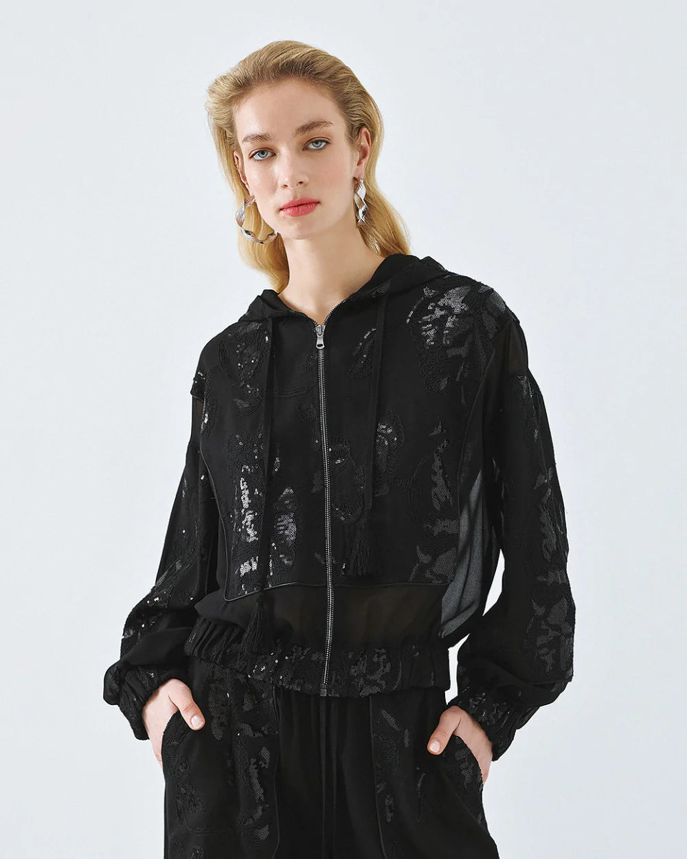 BOMBER BORDADO COM LANTEJOULAS ACCESS
