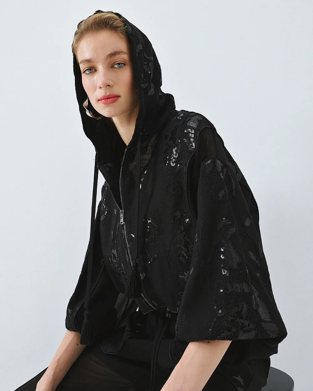 BOMBER BORDADO COM LANTEJOULAS ACCESS