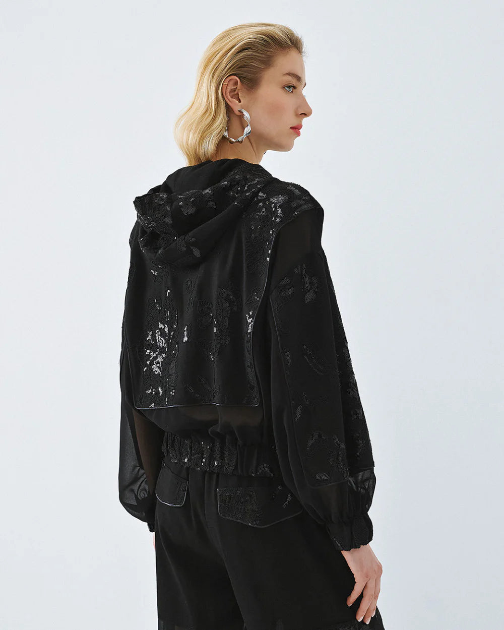 BOMBER BORDADO COM LANTEJOULAS ACCESS