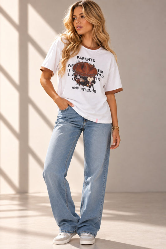 T-shirt branca com estampa frontal