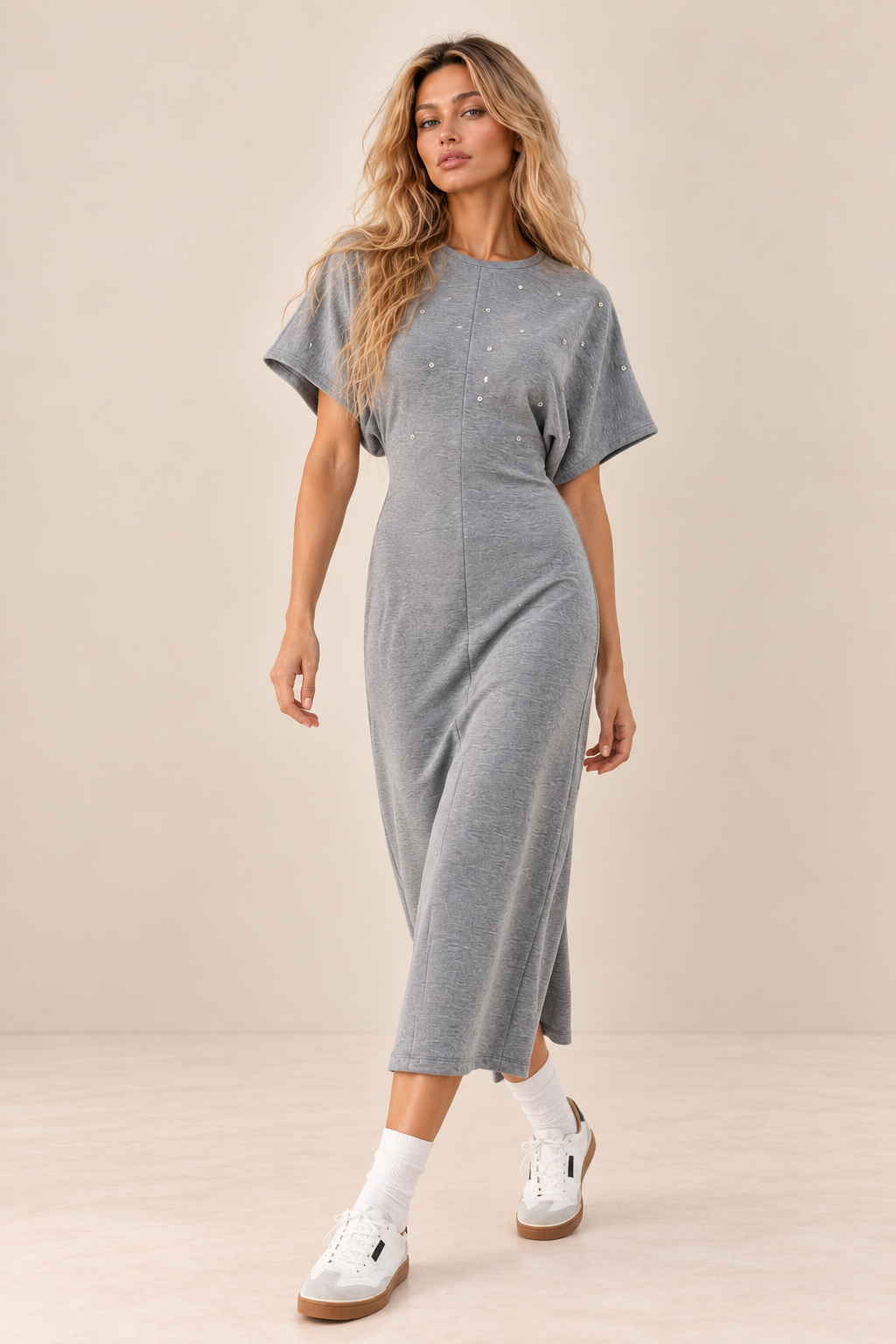 VESTIDO MIDI GOLA REDONDA TACHAS