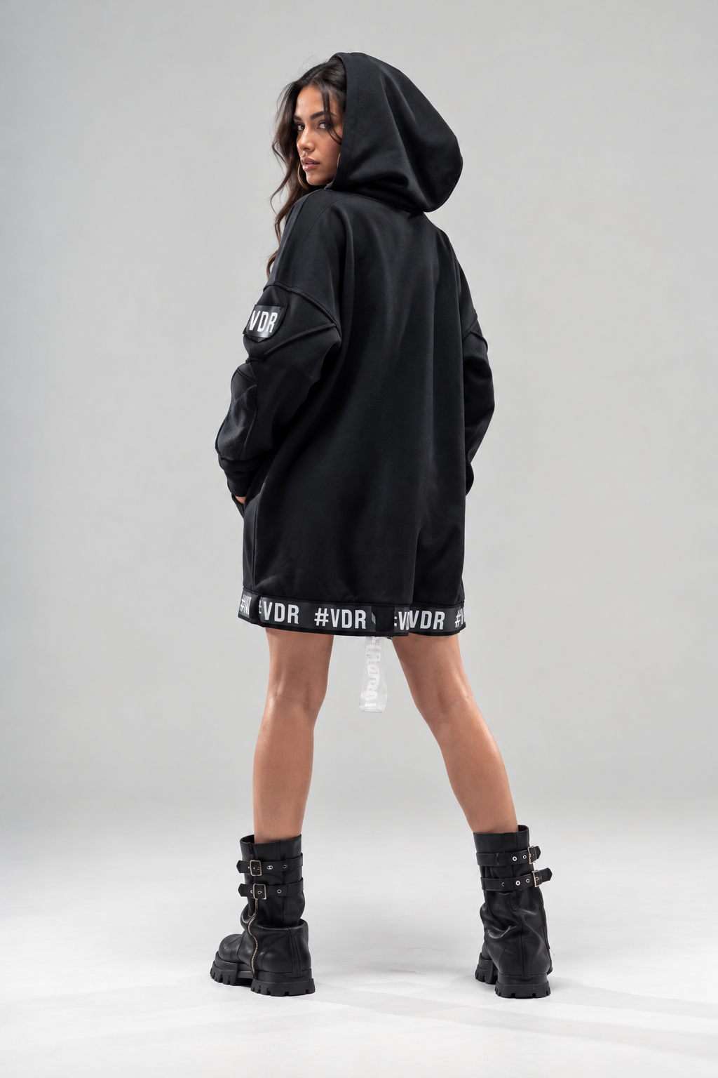 VESTIDO COM CAPUZ - VDR