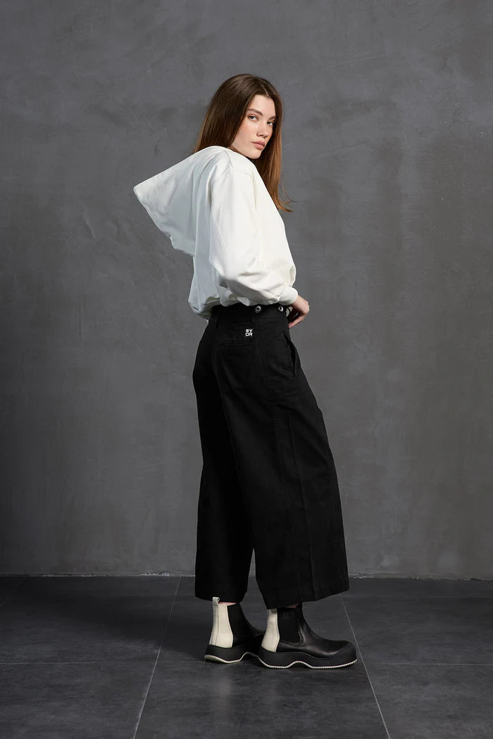 SWEATSHIRT CURTA COM CAPUZ VDR