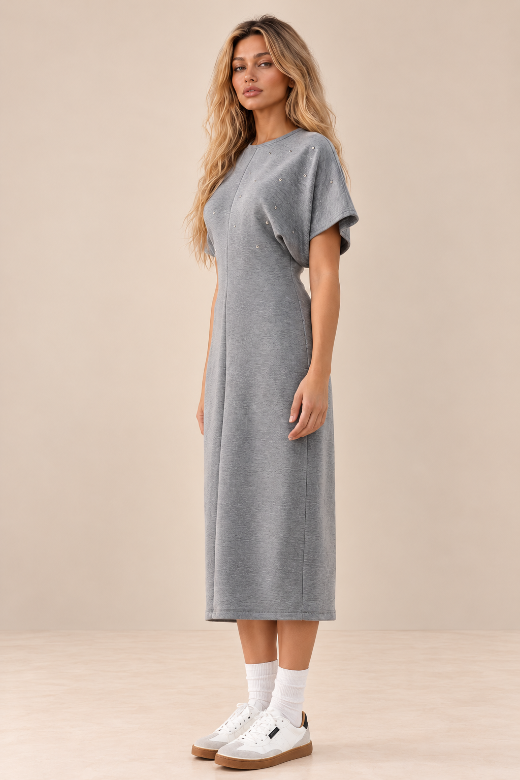 VESTIDO MIDI GOLA REDONDA TACHAS