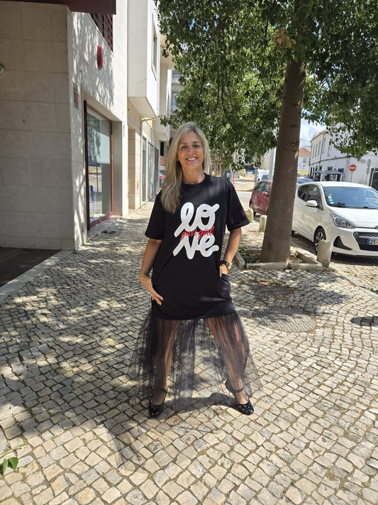 VESTIDO COM TULE GUSI
