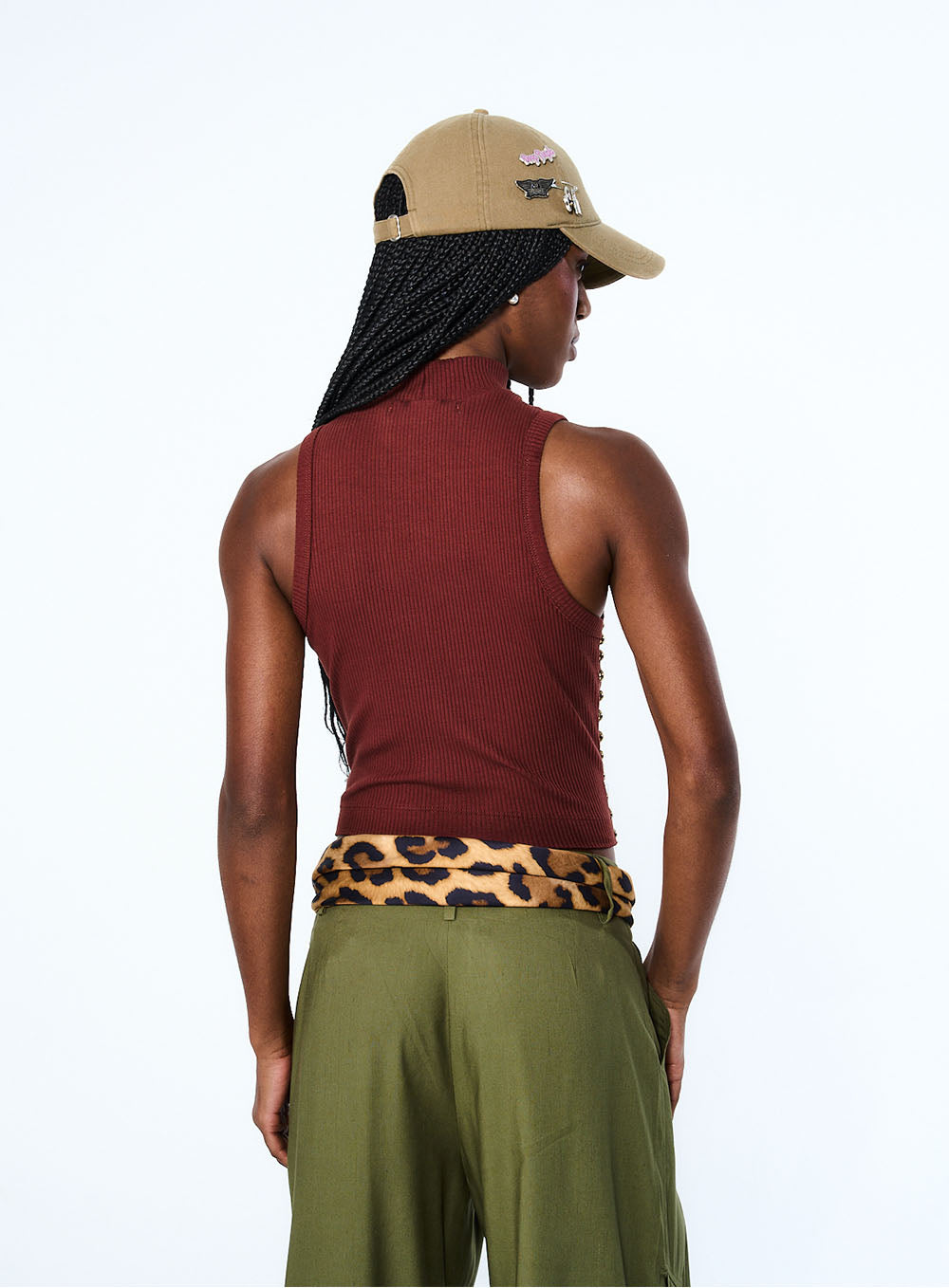 TOP CANELADO COM TACHAS OPEN