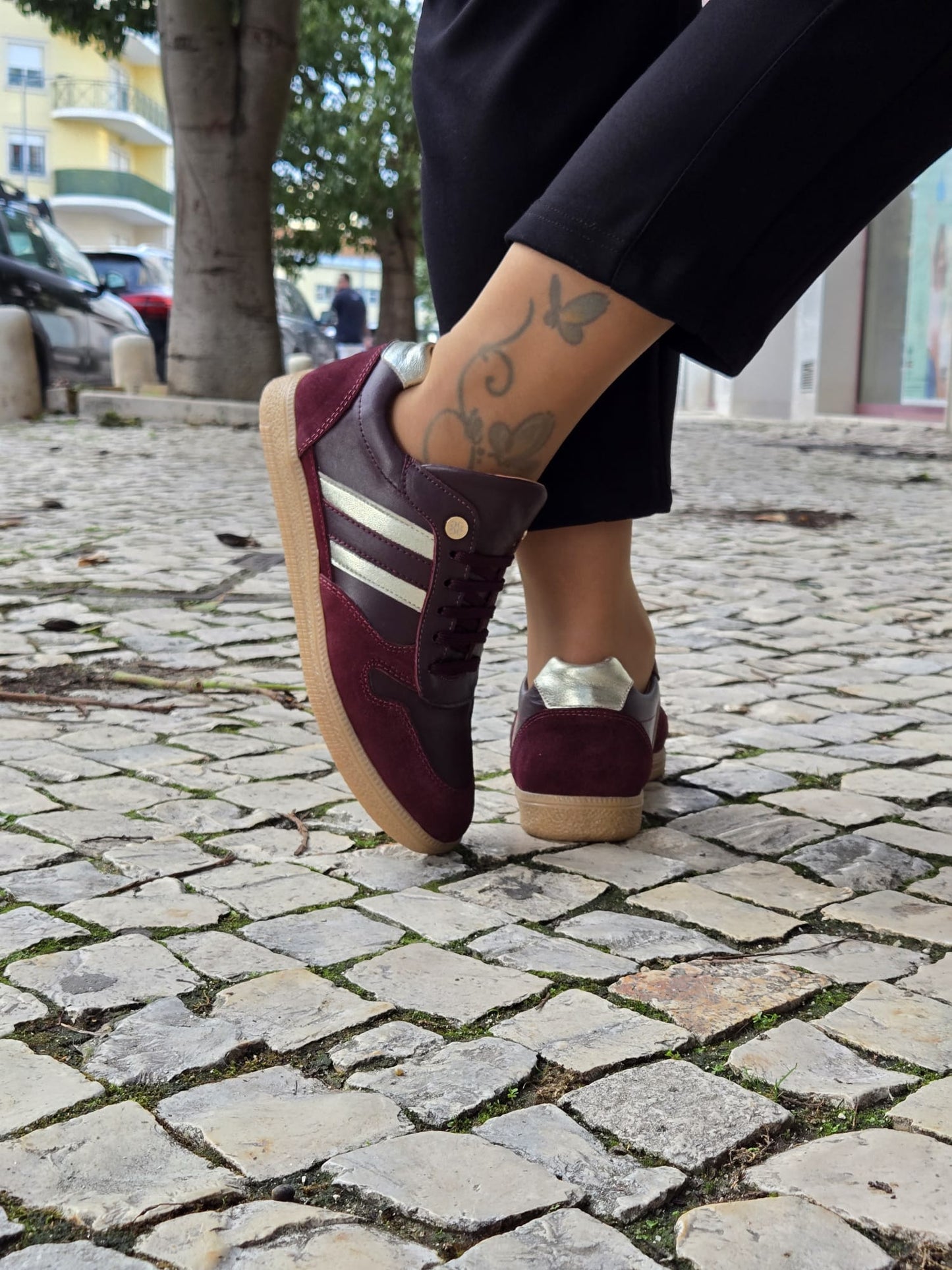 SAPATILHAS COM RISCAS GUSI