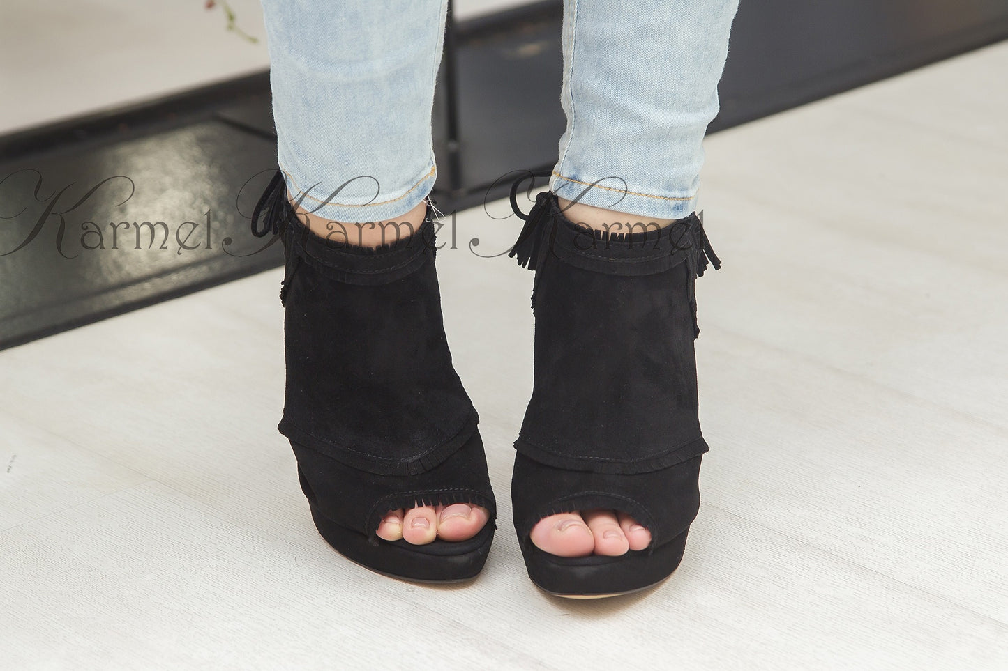 RUIKA FRINGED SUEDE SANDALS