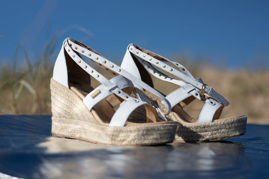 WEDGE SANDALS WITH BAMBURI STUDS