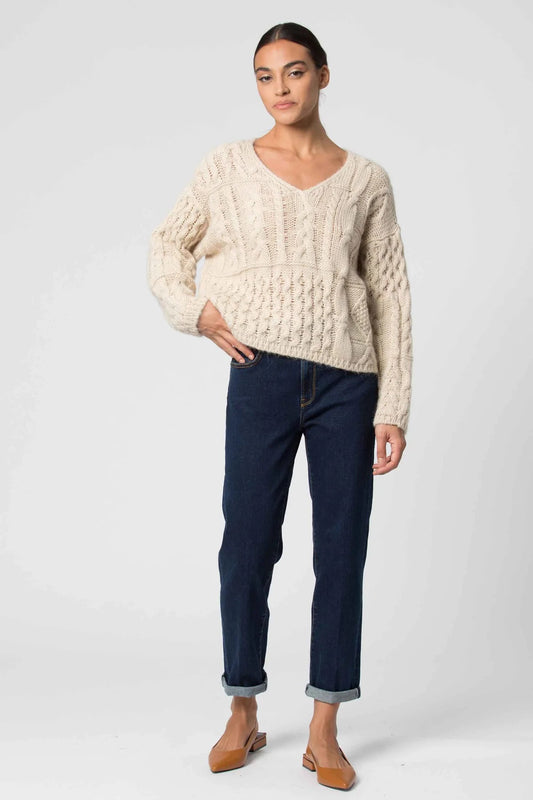 KOCCA V-NECK KNIT SWEATER